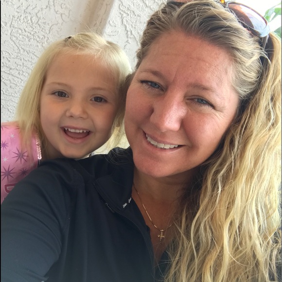 Profile Picture of Tracey Mccall (@traceymccall) on Poshmark