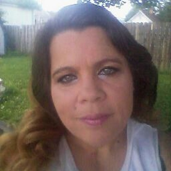 Profile Picture of Lillie Luckenbill (@lillie_l) on Poshmark