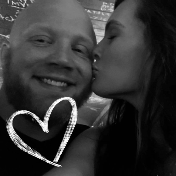 Profile Picture of Niki Bloxham (@nbloxham9137) on Poshmark