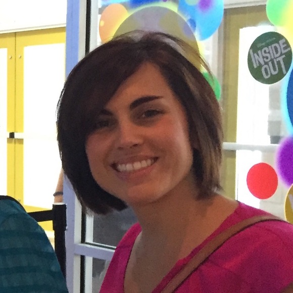 Profile Picture of Allison Fann (@allisoncfann) on Poshmark