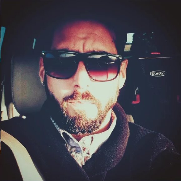 Profile Picture of Brad Kear (@bradskear) on Poshmark