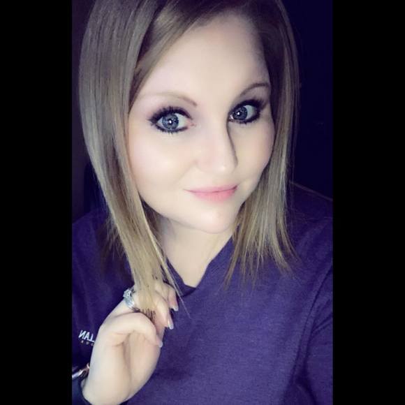 Profile Picture of Felicia Grauke (@sweets1376) on Poshmark