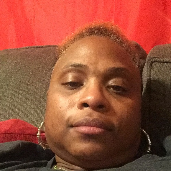 Profile Picture of Dania Dobbey (@panaqueen27) on Poshmark
