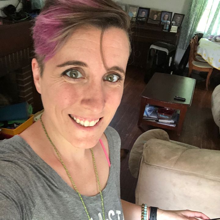 Profile Picture of Steph (@stephnbob) on Tiktok