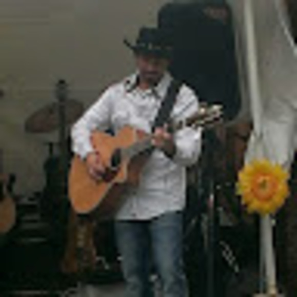 Profile Picture of Dan Levie (@medic5us) on Poshmark