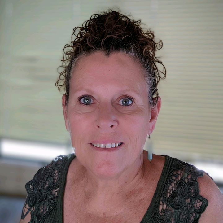 Profile Picture of Liz Cooper (@lizcooper2) on Tiktok