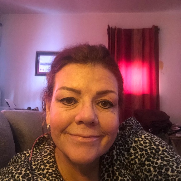 Profile Picture of Deborah j Reilly (@dreilly64) on Poshmark