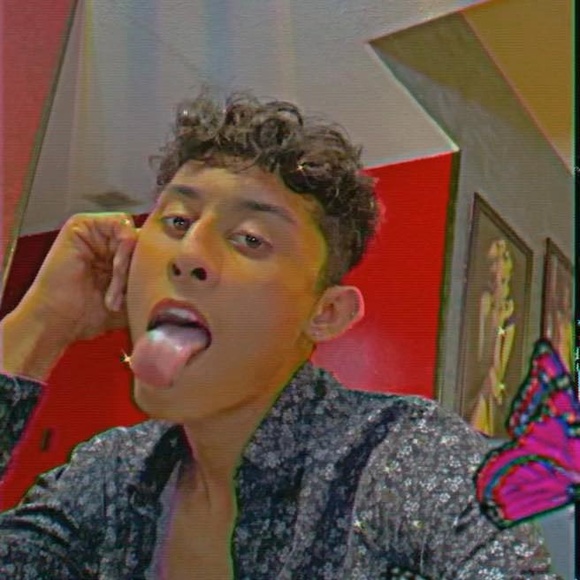 Profile Picture of Julian Govea (@juliangovea859) on Poshmark