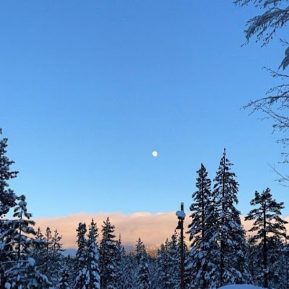 Profile Picture of Inna Sergeyeva (@innaserge26) on Poshmark