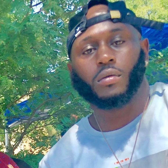 Profile Picture of Steven Hough (@stevenhough) on Poshmark