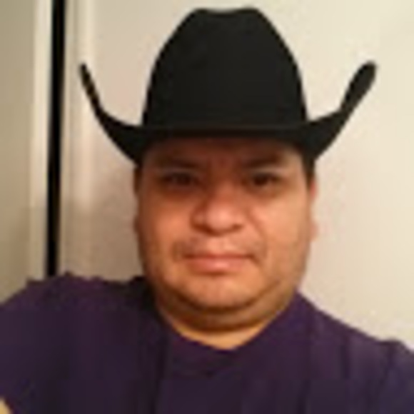 Profile Picture of Bernardo Davilla (@bebe28944) on Poshmark