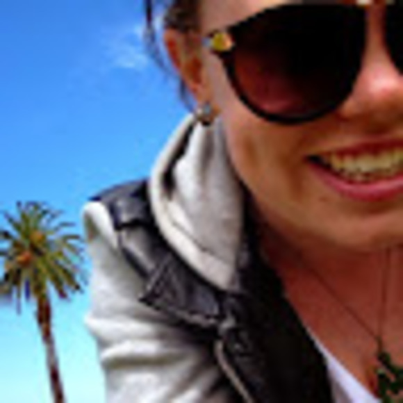 Profile Picture of Alex Laurance (@alexlaurance383) on Poshmark