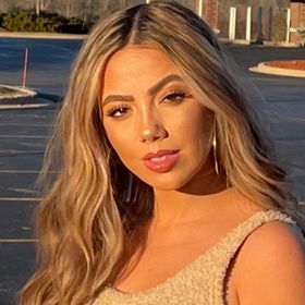 Profile Picture of 𝐼𝓈𝒶𝒷𝑒𝓁𝓁𝒶 𝐸𝓋𝒶𝓃𝓈 (@bellabluebaby) on Pinterest