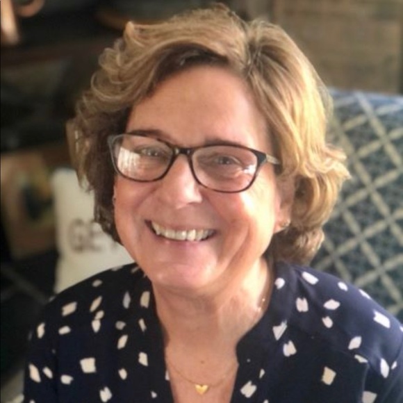 Sharie Aikins - Poshmark Profile Picture of Sharie Aikins (@sharieaikins) on Poshmark