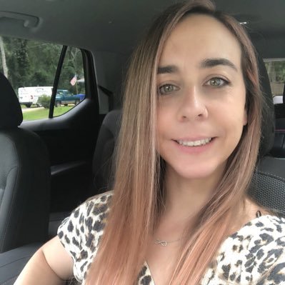 Profile Picture of Elizabeth Anglen (@ElizabethAngle7) on Twitter