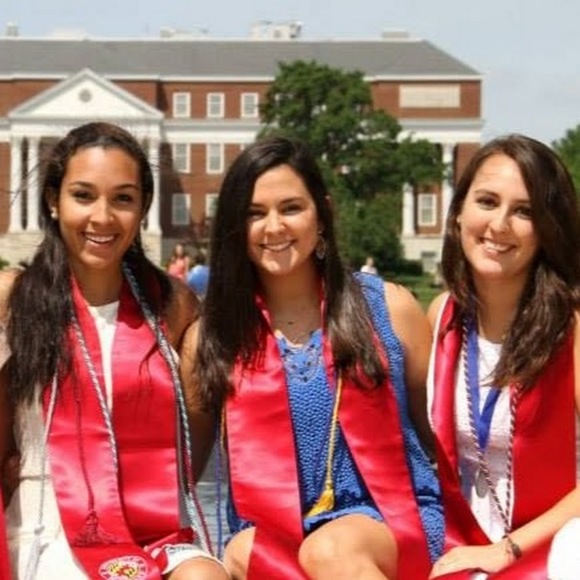 Elizabeth Schleifer - Poshmark Profile Picture of Elizabeth Schleifer (@eschleifer) on Poshmark