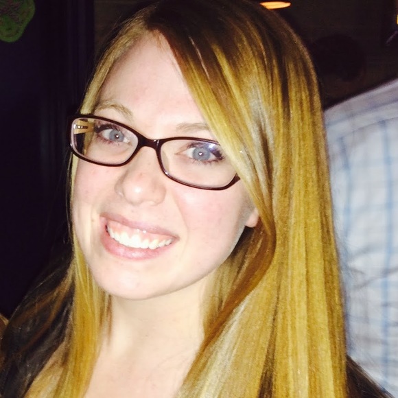 Profile Picture of Maureen Haneberg (@maureenhaneberg) on Poshmark