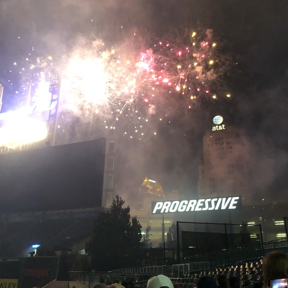 Profile Picture of Ashley Fenner (@ashleyfenner906) on Poshmark