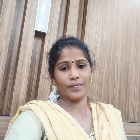 Profile Picture of Naveenadnrp Naveena (@naveenadnrpn) on Poshmark