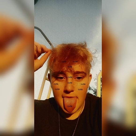 Profile Picture of Julia Laverty (@julia020702) on Poshmark