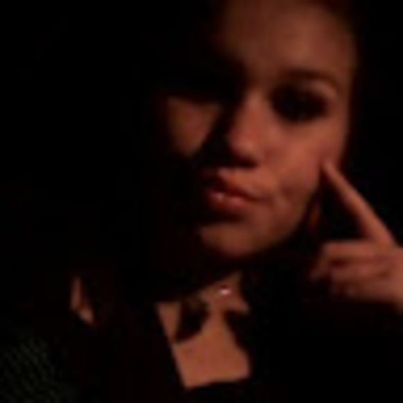 Profile Picture of Sarah Lebleu (@sarahlebleu14) on Poshmark