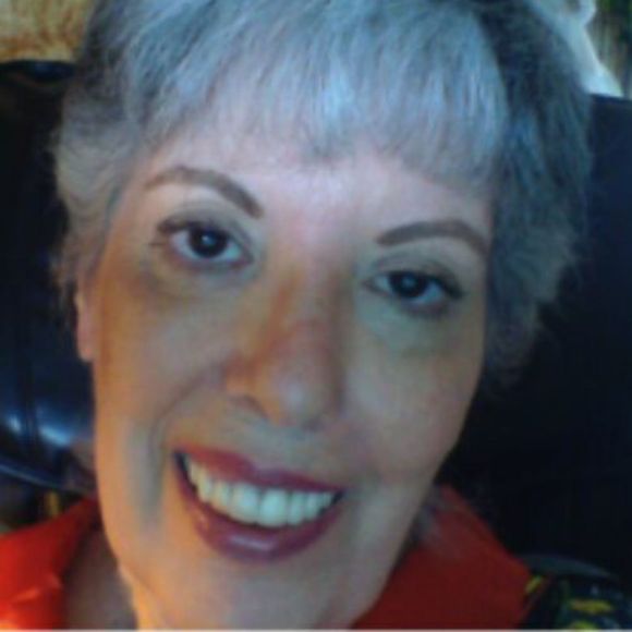 Profile Picture of Yvonne Minor (@pocketangel) on Poshmark
