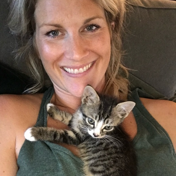 Profile Picture of Brette Brower (@browebre1) on Poshmark