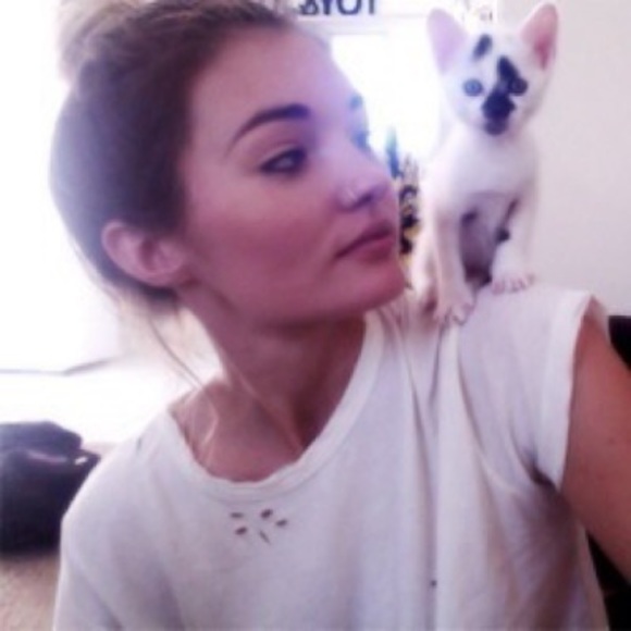 Profile Picture of Paula Pesce (@paulapesce) on Poshmark