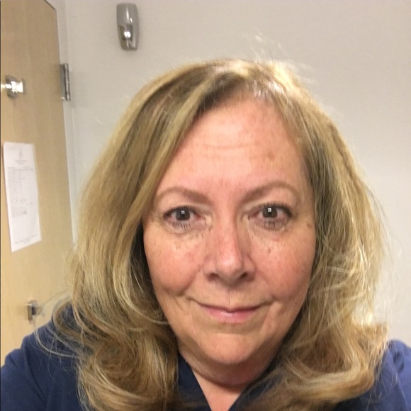 Profile Picture of Karen Succop (@karenjrnob) on Poshmark