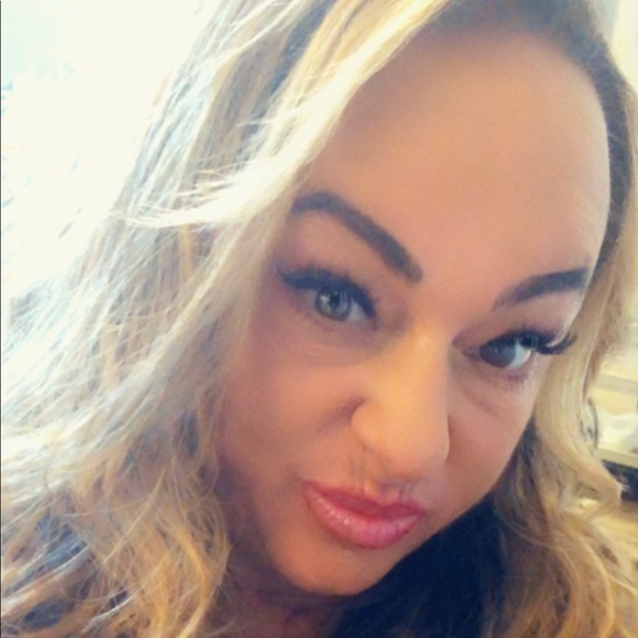 Profile Picture of Lori Sangermano (@lori725) on Poshmark