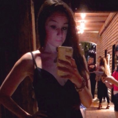 Profile Picture of Sam 🥀 (@Samantha_br0oke) on Twitter