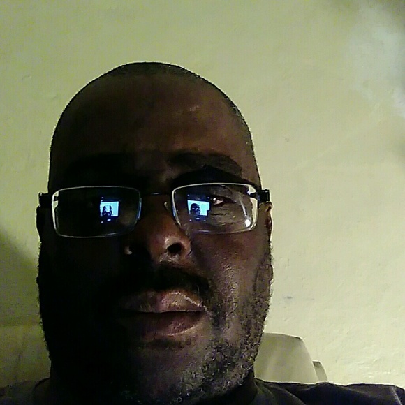 Profile Picture of Steven Knowles (@junkanoo94) on Poshmark