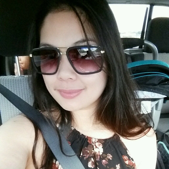 Profile Picture of Anne Apolonio (@mzyanne) on Poshmark