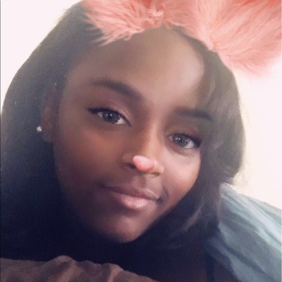 Profile Picture of Kia Scott (@goddess191) on Poshmark