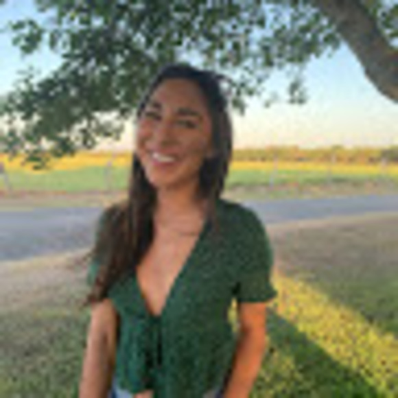 Profile Picture of Breana Dannelley (@breanajoy15) on Poshmark