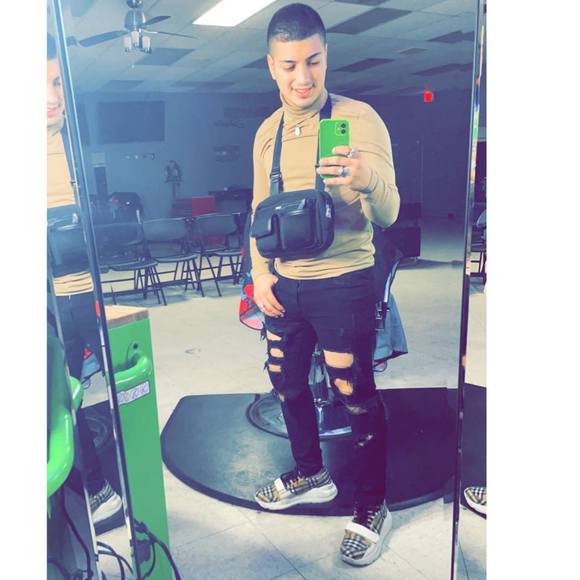 Profile Picture of James Saez (@jamessaez787) on Poshmark