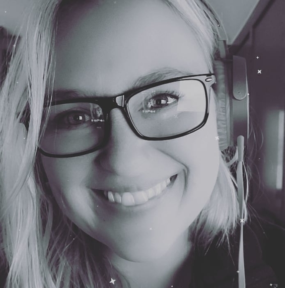 Profile Picture of Sara Witkowski (@sarawitkowski) on Poshmark