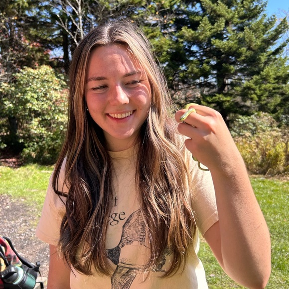 Profile Picture of Ariella Malfaro (@ariella4) on Poshmark