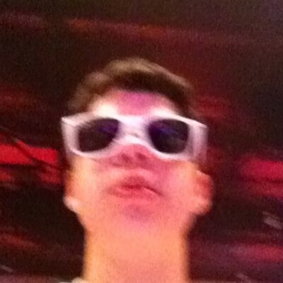 Profile Picture of Aaron (@AaronArm99) on Twitter