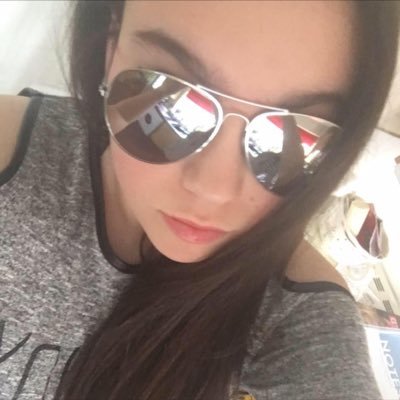 Profile Picture of Ella Moore (@ellamoore2403) on Twitter