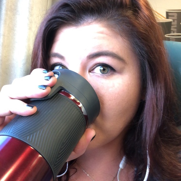 Victoria Lapinski - Poshmark Profile Picture of Victoria Lapinski (@victoria41693) on Poshmark