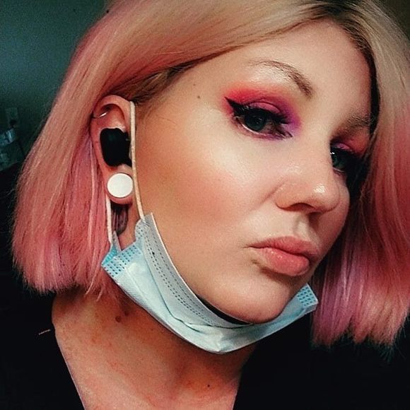 Profile Picture of Harmony Vizenor (@harmdizzle79) on Poshmark