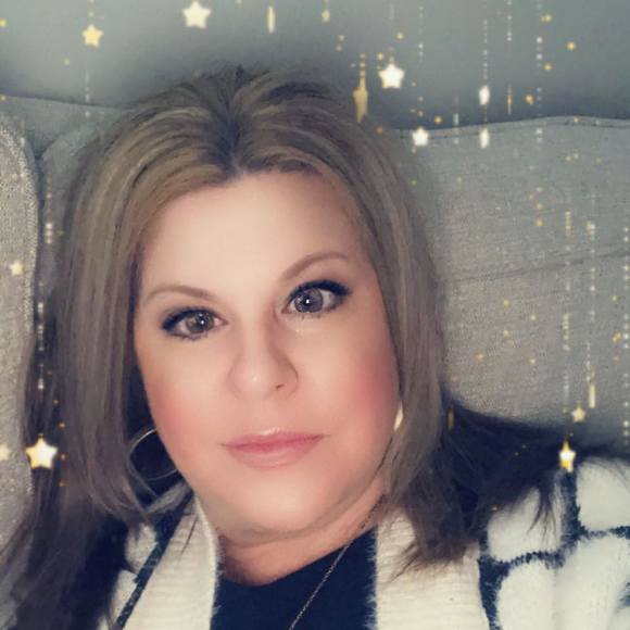 Profile Picture of Stacie Wiggins (@wigginsstacie) on Poshmark