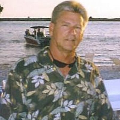 Profile Picture of Terry Curran (@moonvoyr) on Twitter