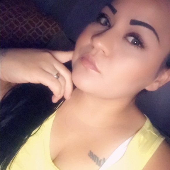 Profile Picture of Lorena Suarez (@lori0813) on Poshmark