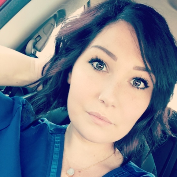 Profile Picture of Jessica Triplett (@crmomma510) on Poshmark