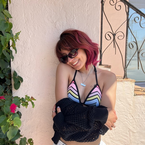 Profile Picture of Genesis Ortiz (@gmor2303) on Poshmark