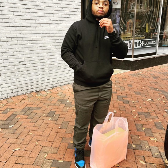 Profile Picture of Terrance Neal (@terranceneal) on Poshmark