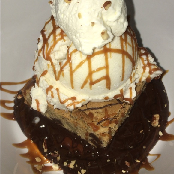 Profile Picture of Sierra Deguchi (@leideguchi) on Poshmark