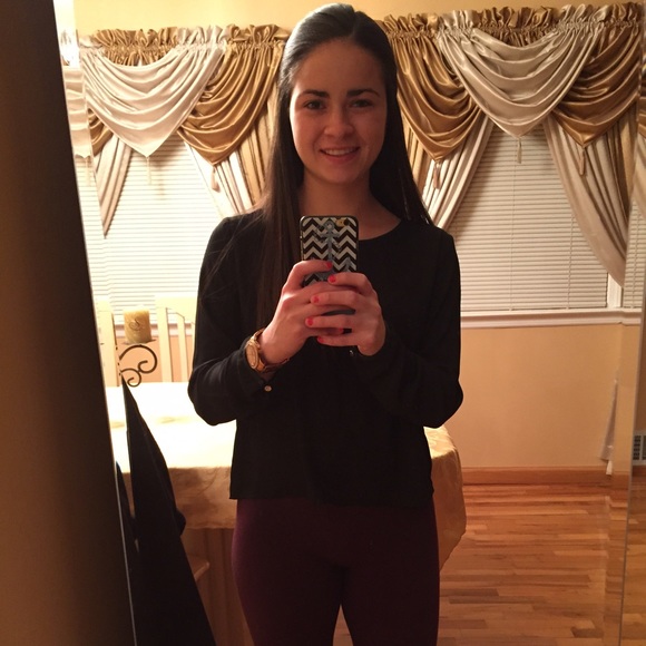 Amanda Melian - Poshmark Profile Picture of Amanda Melian (@amandamelian) on Poshmark